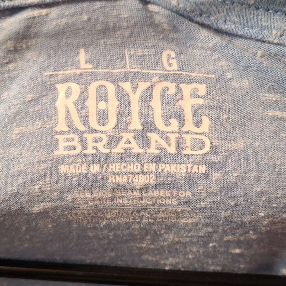 Shirt - Picture 2 of 3